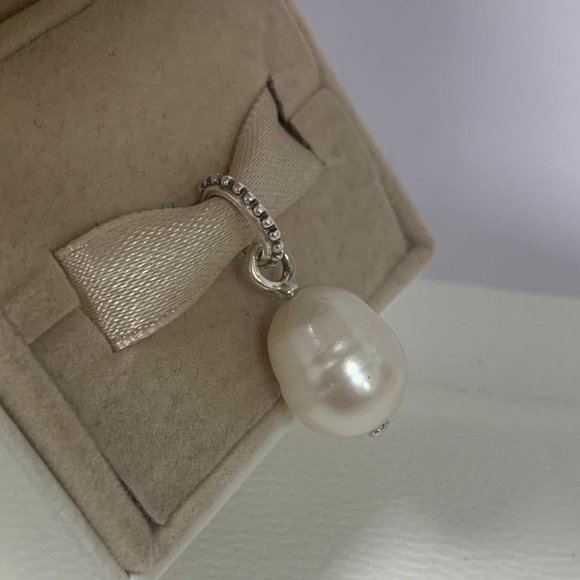 Pandora Freshwater Cultured Baroque Pearl Pendant - Picture 4 of 4